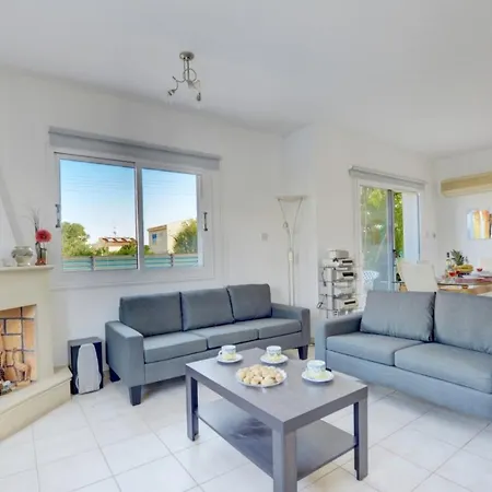 Rent Your Dream Holiday And Look Forward To Relaxing Beside Your Private Pool 1690 * Protaras