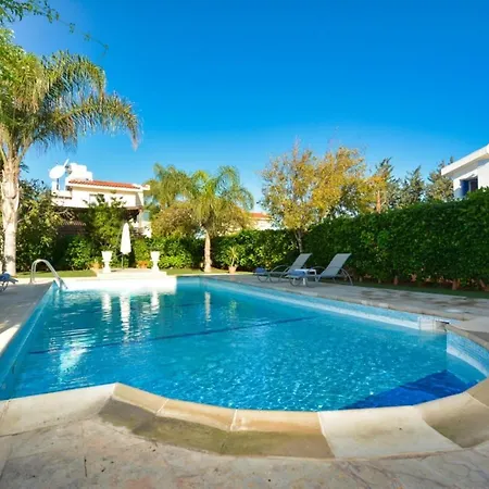 Rent Your Dream Holiday And Look Forward To Relaxing Beside Your Private Pool 1690 Villa *
