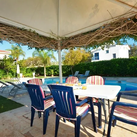 Willa Rent Your Dream Holiday And Look Forward To Relaxing Beside Your Private Pool 1690 Protaras