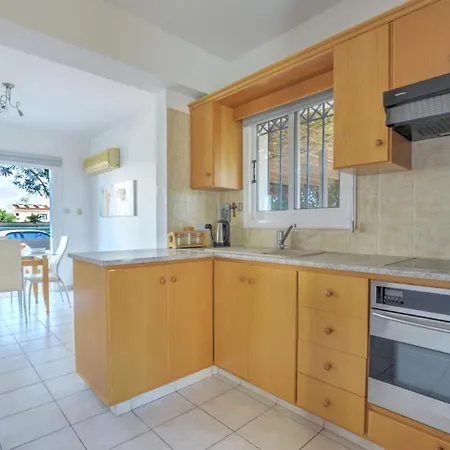 Rent Your Dream Holiday And Look Forward To Relaxing Beside Your Private Pool 1690 Willa *
