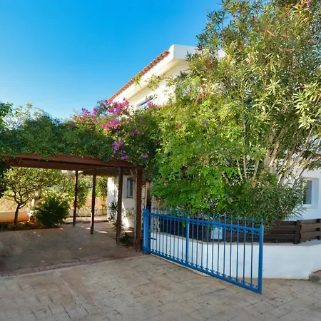 Willa Rent Your Dream Holiday And Look Forward To Relaxing Beside Your Private Pool 1690
