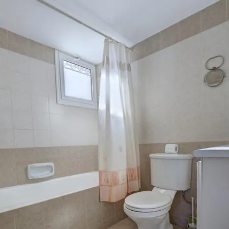 Rent Your Dream Holiday And Look Forward To Relaxing Beside Your Private Pool 1690 *
